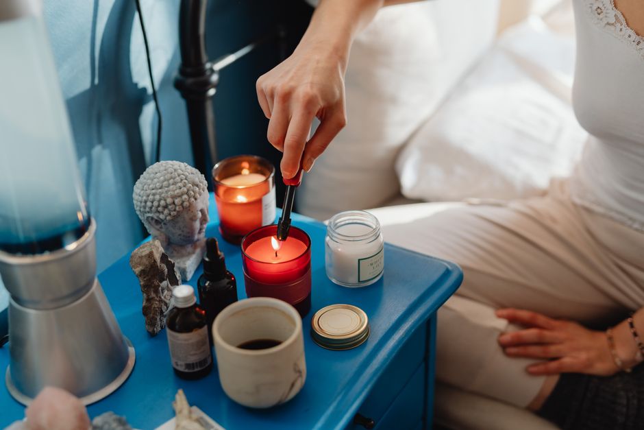 Cinq rituels du soir pour apaiser la maison